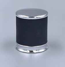 крышка с широкой кромкой, черно-серебряная