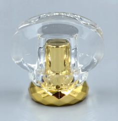 полукруглая золотистая крышка