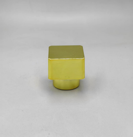 маленькая квадратная золотистая крышка