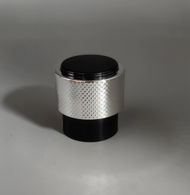 сетчатая черно-серебристая крышка