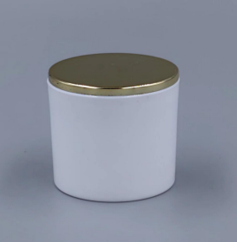 крышка с золотым верхом, матово-белая