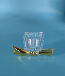 золотистая крышка с бантом