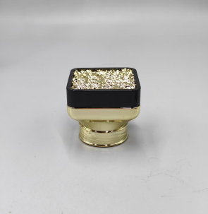 599 черно-золотистая крышка