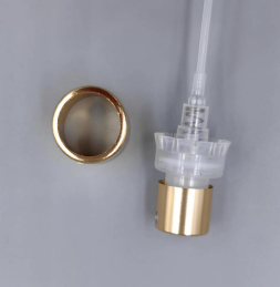 пластиковый распылитель с золотистым покрытием