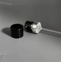 непрерывное мелкодисперсное распыление, распылитель черного цвета