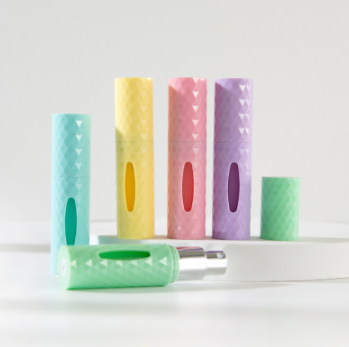 флакон для духов ромбовидной формы с нижней заливкой