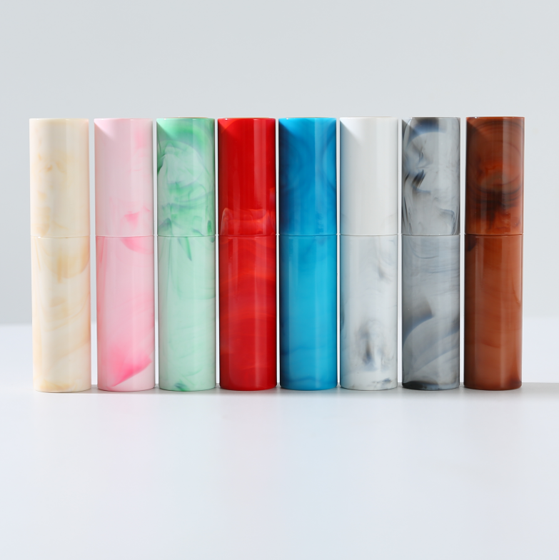 флакон с закручивающейся крышкой с иммитацией мрамора